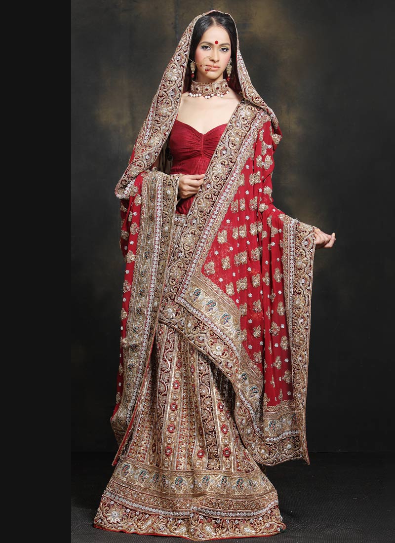 Одежда индии сари. Национальный костюм Индии Сари. Сари — Национальная женская одежда Индии. Сари одежда в Индии. Сари одежда женщин в Индии.