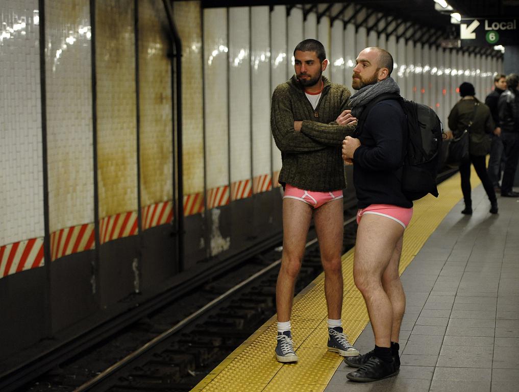 С метро без штанов