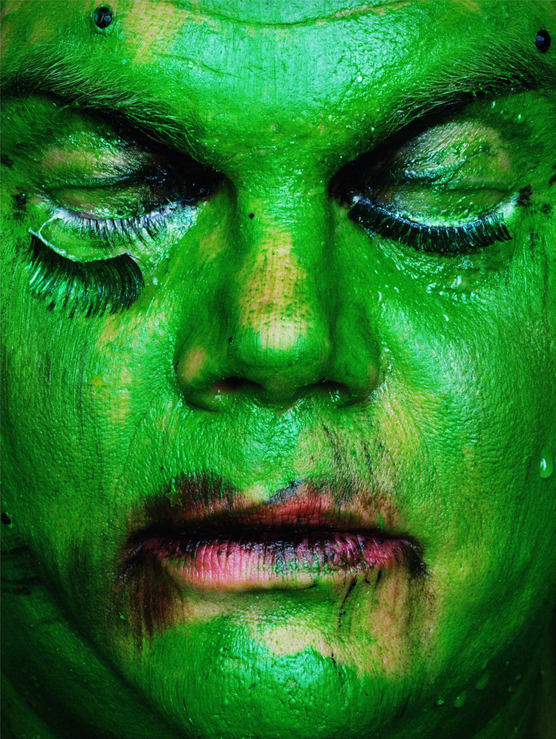 Зеленеет какое лицо. Зелёное лицо у человека. Зеленый человек.