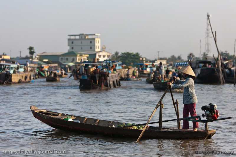 Плавучий рынок во Вьетнаме